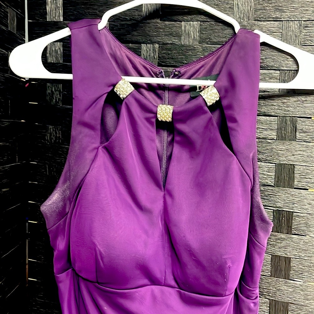 Formal gown - Picture 2 of 3